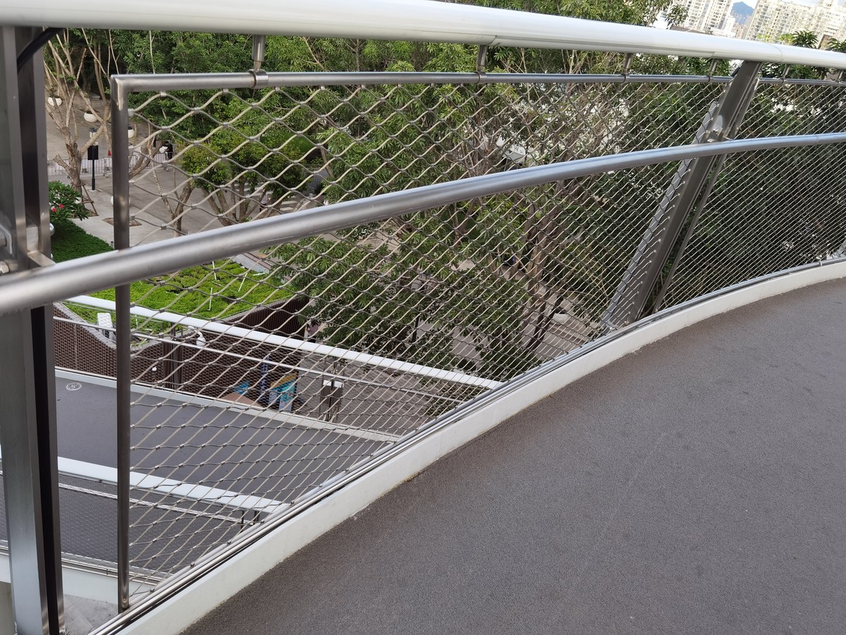 Analysis of Anti-Rust and Corrosion Resistance Properties of Stainless Steel Wire Rope Nets: Suitability for Outdoor and High-Humidity Environments