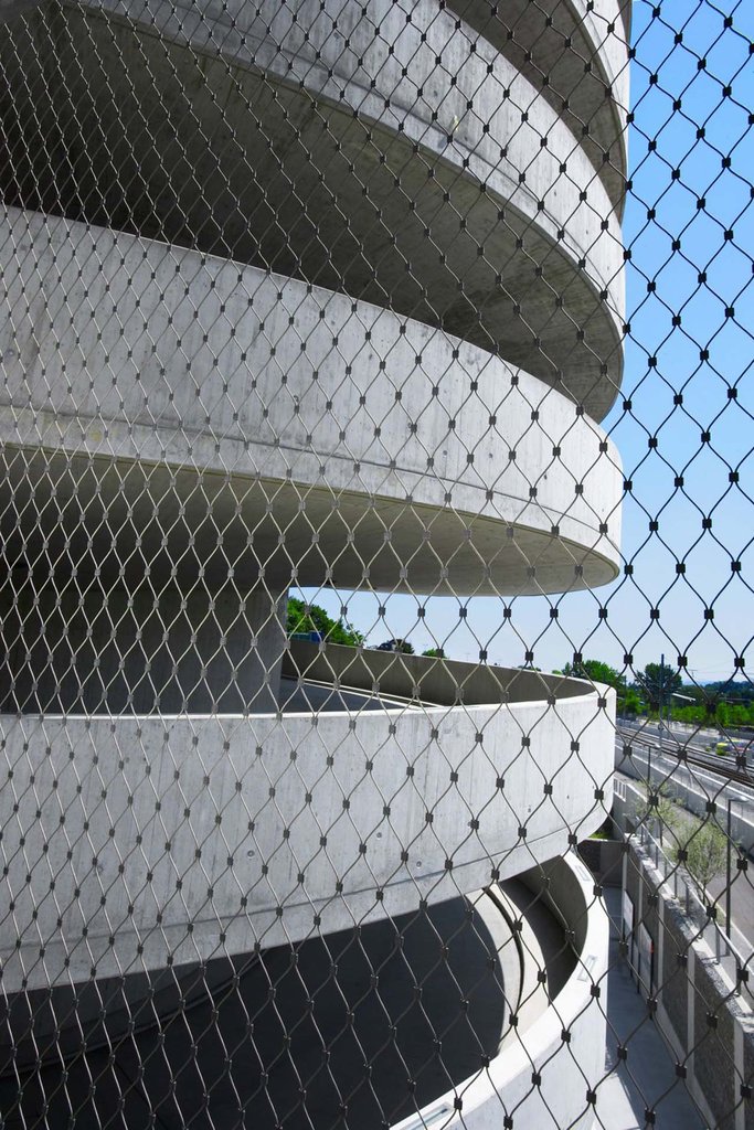 Application of Stainless Steel Cable Net in Zoo and Bridge Railings: The Perfect Combination of Green Environmental Protection and High Durability
