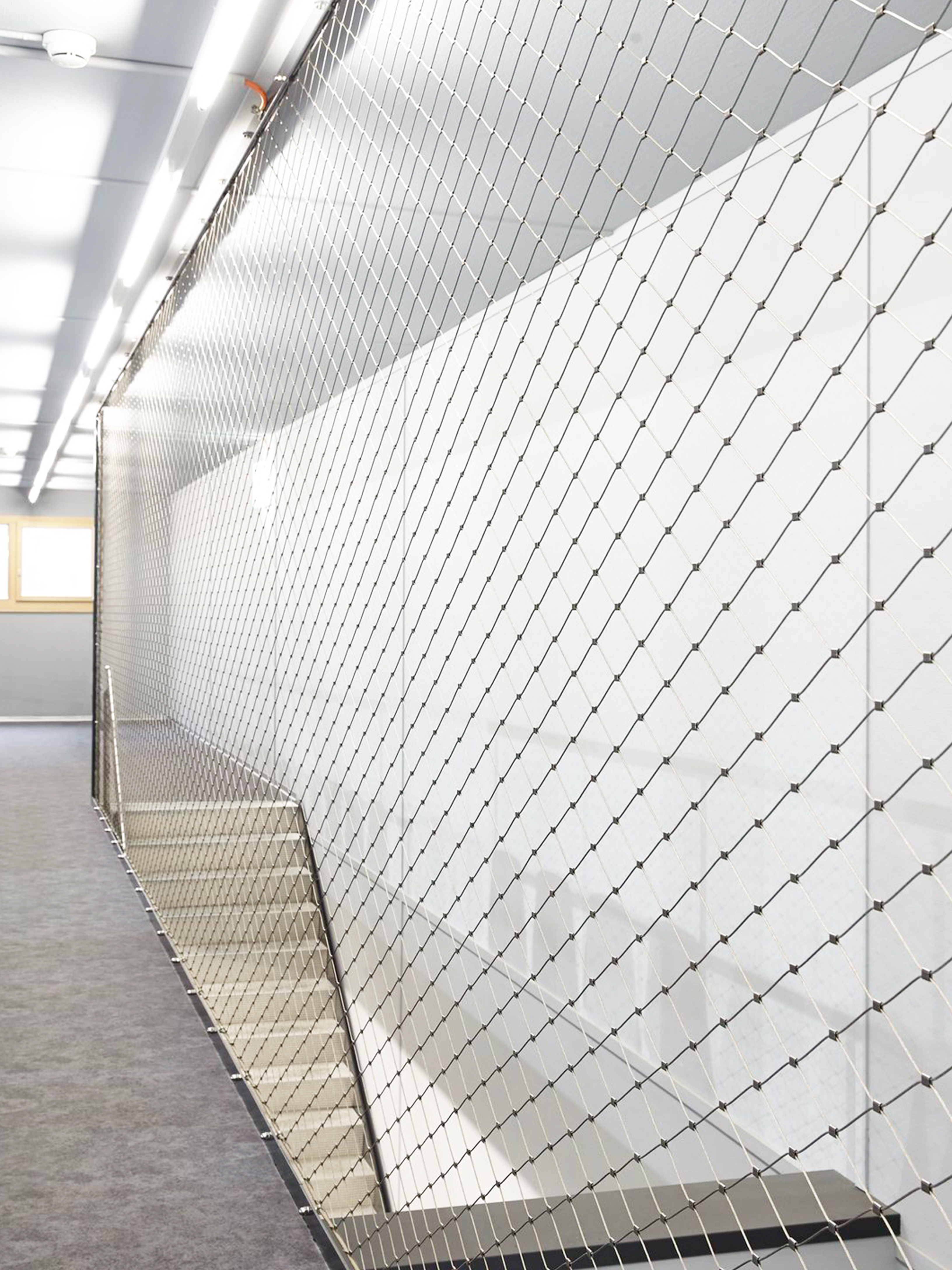 Innovative Design Enhances Safety and Aesthetic Performance: A Comprehensive Analysis of 304 Stainless Steel Protective Mesh