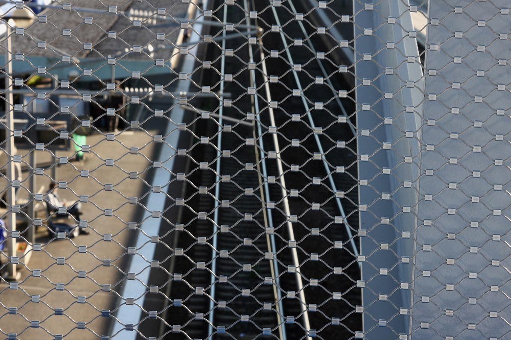 《304 Stainless Steel Wire Rope Mesh Vertical Application Technology Breakthrough Enhances Engineering Safety》
